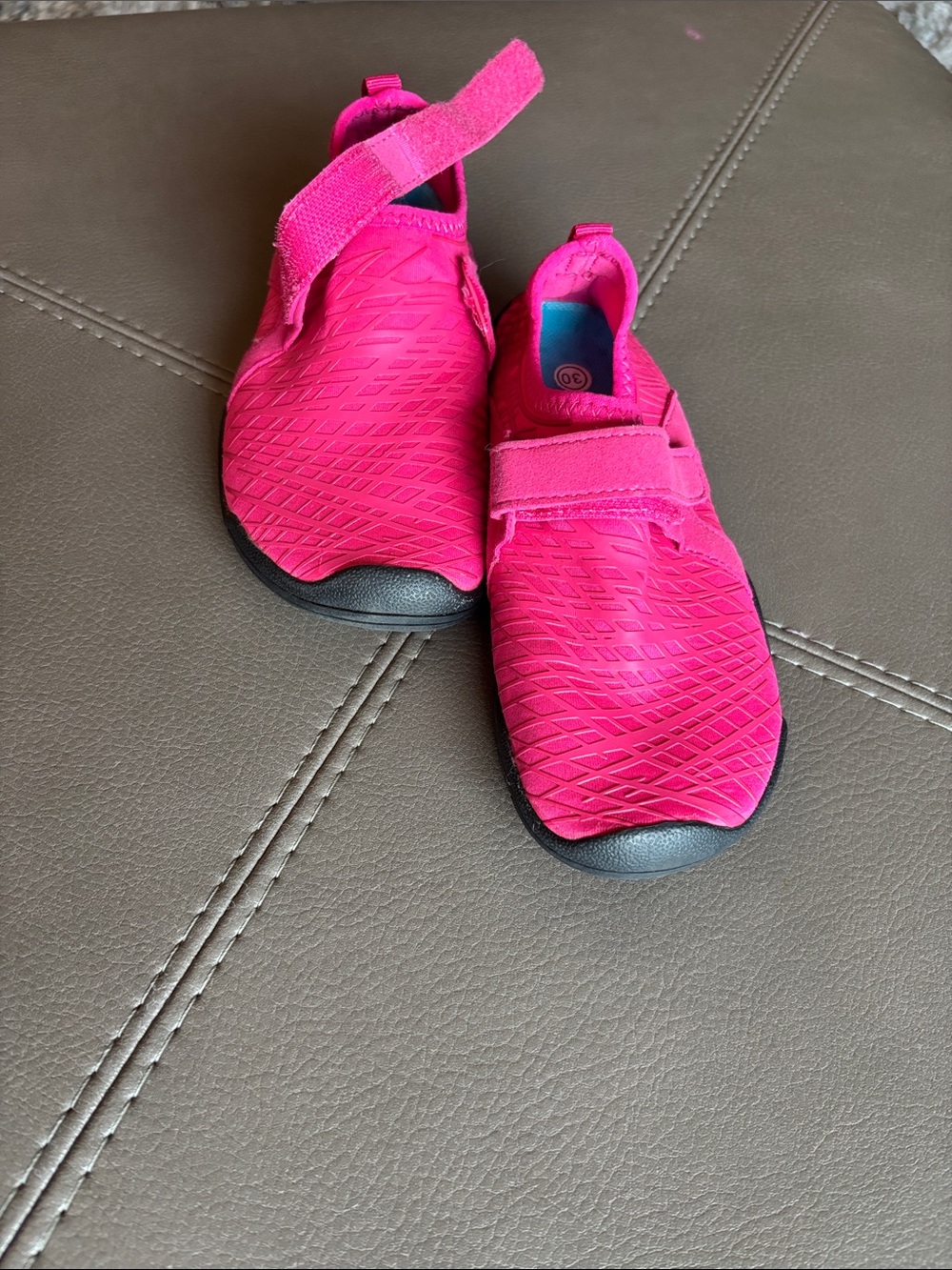 Source Unknown Bright Pink Kids Water Shoes with Velcro Strap